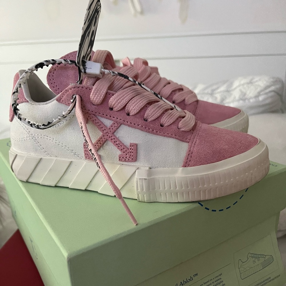 Off white sneakers 100% Authentic!